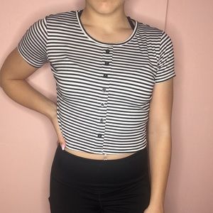 Cute nicely fitted striped shirt!